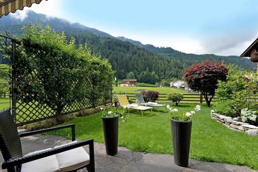 Hotel Maximilian Mayrhofen Exterior photo