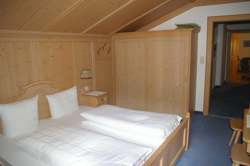 Hotel Maximilian Mayrhofen Exterior photo